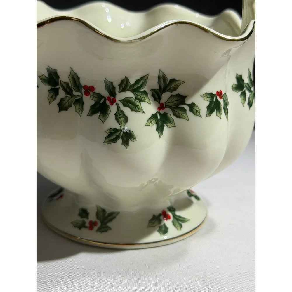 Living Quarters Christmas Holly Ceramic Basket Gold Trim Scalloped Candy Dish